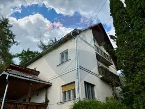 Casă / Vilă cu 7 camere de vânzare