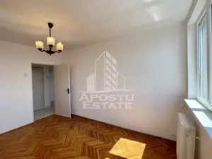 Apartament cu trei camere decomandat Bd. Cetatii