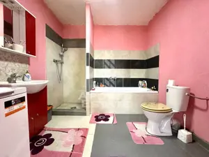 Casa de vanzare in localitatea Dinias - imagine 9 Casa de vanzare in localitatea Dinias - imagine 9