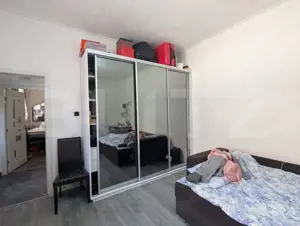 Casa de vanzare, cu curte comuna, 2 camere, 54 mp, zona Clujana - imagine 7