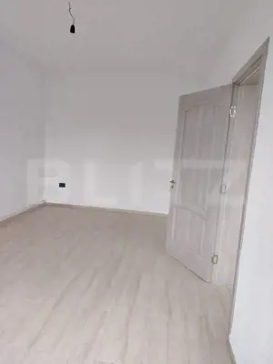 Casa de vanzare, cu 6 camere, 288 mp, zona Voinesti - imagine 6