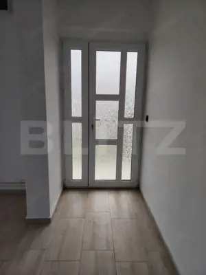 Casa de vanzare, cu 6 camere, 288 mp, zona Voinesti - imagine 5
