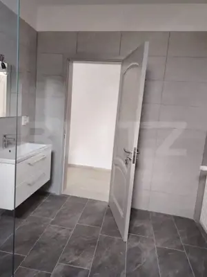 Casa de vanzare, cu 6 camere, 288 mp, zona Voinesti - imagine 10