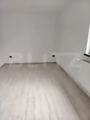 Casa de vanzare, cu 6 camere, 288 mp, zona Voinesti - imagine 16