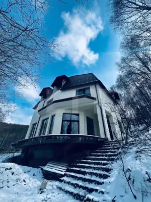 Pensiune de vânzare în Moieciu – teren 1.900 mp, priveliște deosebita