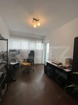 Apartament de vânzare, 3 camere, confort și accesibilitate - imagine 8