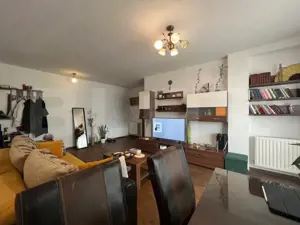 Apartament de vânzare, 3 camere, confort și accesibilitate - imagine 3