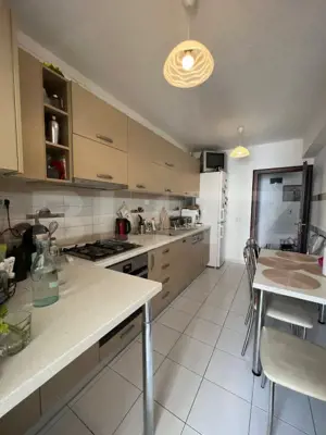 Apartament de vânzare, 3 camere, confort și accesibilitate - imagine 10