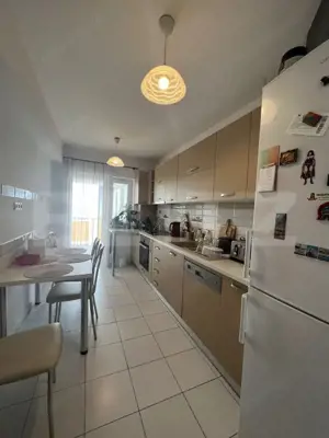 Apartament de vânzare, 3 camere, confort și accesibilitate - imagine 6