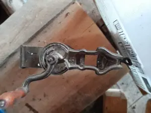 Masina veche de macinat nuci made in Germany