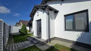 Casa de vanzare, cu piscina, intrarea in Santandrei Mega Image - imagine 8