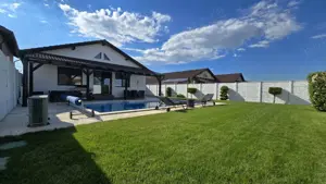 Casa de vanzare, cu piscina, intrarea in Santandrei Mega Image - imagine 5