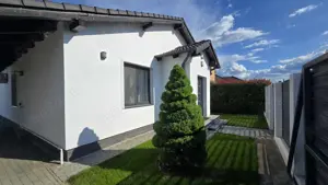 Casa de vanzare, cu piscina, intrarea in Santandrei Mega Image - imagine 7