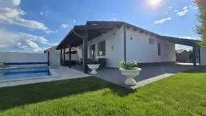 Casa de vanzare, cu piscina, intrarea in Santandrei Mega Image - imagine 3