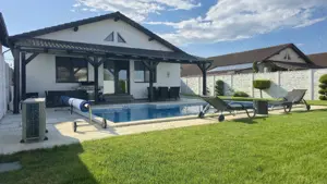 Casa de vanzare, cu piscina, intrarea in Santandrei Mega Image - imagine 2