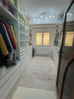 Apartament 3 camere in vila si garaj, etaj 2 3, Delfinariu   Faleza Nord - imagine 3