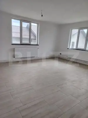 Casa de vanzare, cu 6 camere, 288 mp, zona Voinesti - imagine 19