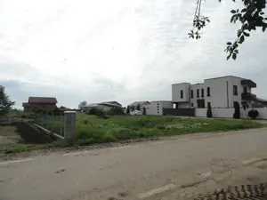 Loc de casa 490 mp, cu utilitati, situat pe colt in loc. Bodrogu Nou (com. Zadareni)