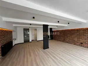 Spatiu comercial disponibil la vanzare