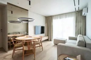 Apartament cu trei camere, 50 mp, ultrafinisat, zona Coada Lacului