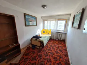 Apartament 4 Camere, Etaj 3, Decomandat, Zona Parc Cetate