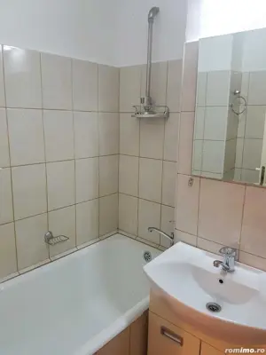 garsoniera in zona Stadion  - imagine 2