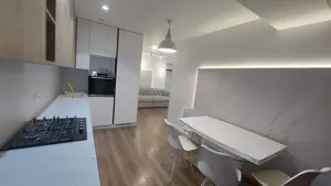 Apartament cu 2 camere de inchiriat in cartierul Florilor