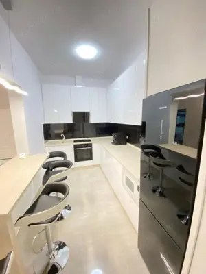 Apartament 3 camere, zona ULTRACENTRAL, etaj 1 - imagine 9