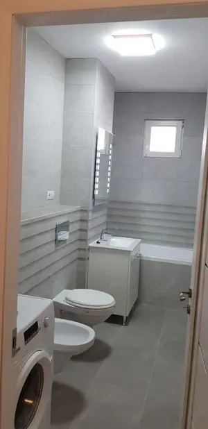 inchiriez apartament  ultracentral Oradea pe termen lung - imagine 5