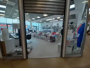 Afumati, spatiu comercial 230mp, stradal, trafic intens, parcari - imagine 2