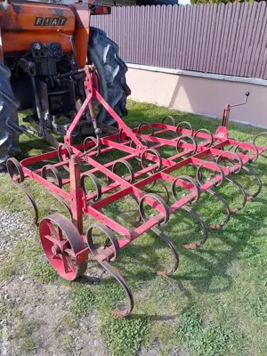 Combinator Cultivator de pământ 