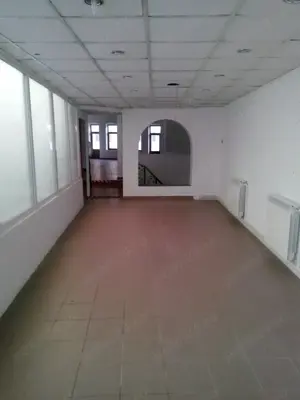 Închiriez spațiu comercial ultracentral str. Cuza Voda - imagine 4