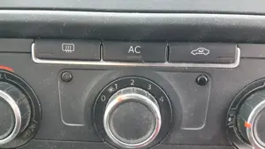 vand T5 autoutilitara .3 locuri,modelul lung si suprainaltat ,an prima imatriculare 2013, - imagine 2