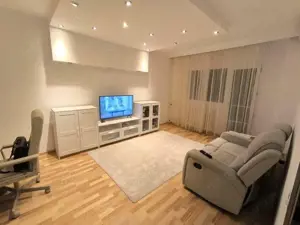 Apartament Luminos, 2 camere, Parcul Tineretului. Parcare. - imagine 2