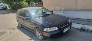 Se vinde Volvo v40  - imagine 2