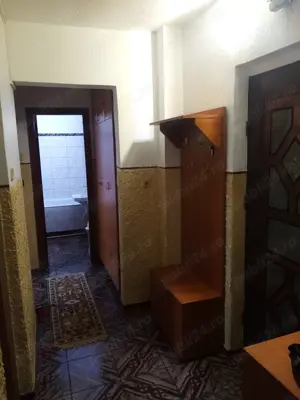 Ofer spre inchiriere apartament doua camere zona piata aurora - imagine 5