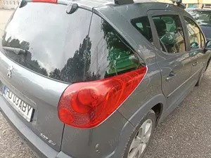 Peugeot 207 SW,an 2010,1.6 cmc Diesel  - imagine 3