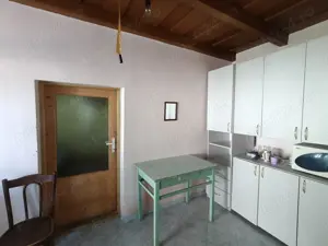 Vând casă în satul Dernișoara,jud. Bihor - imagine 4