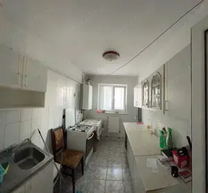 vand apartament cu 3 camere decomandat - imagine 3