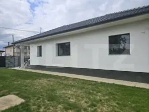 Casa 2 camere, 120 mp -7.8 ari teren . Lazuri