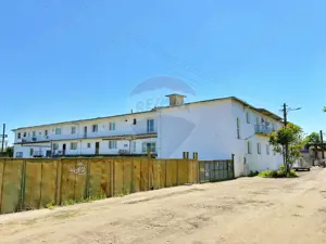 Clădire cu destinații multiple de vânzare în Arad