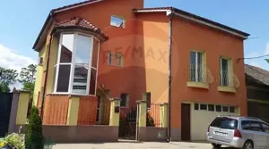 Casă cu 6 camere zona Intim