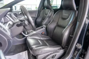 Volvo XC 60 2.4 D4 AWD Geartronic "R-Design" - imagine 11