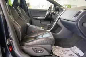 Volvo XC 60 2.4 D4 AWD Geartronic "R-Design" - imagine 18