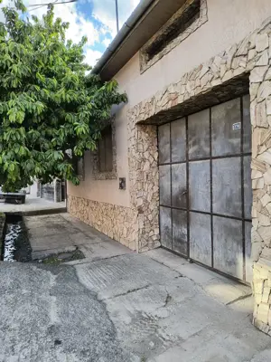 Casă de vînzare în comuna Teregova - imagine 2