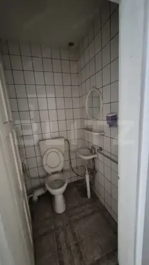 Casa cu 2 camere,70 mp,zona centrala - imagine 9