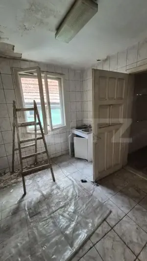 Casa cu 2 camere,70 mp,zona centrala - imagine 10