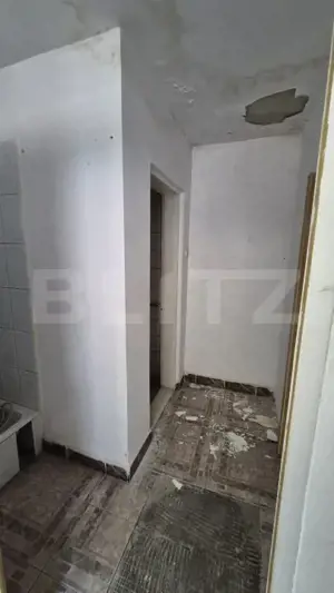 Casa cu 2 camere,70 mp,zona centrala - imagine 11