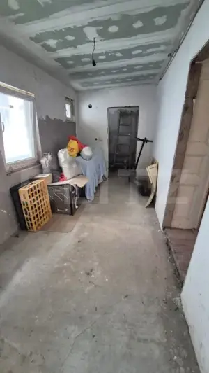 Casa cu 2 camere,70 mp,zona centrala - imagine 8
