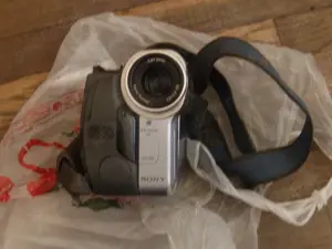 camera video cu caseta mini DV Sony HandiCam si slot card SD de colectie 